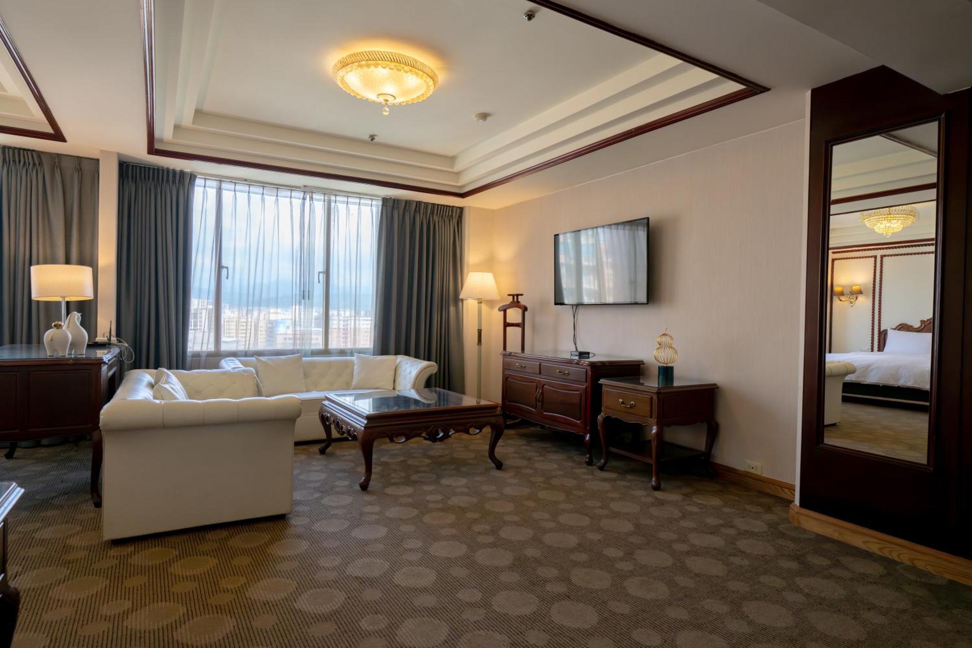 T Hotel Taichung Exterior photo